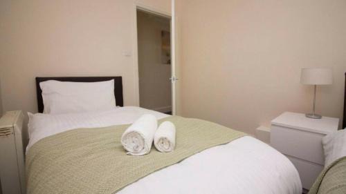 Shirley Apartment | StayZo Penthouse Accommodation 2- Premier Lodge