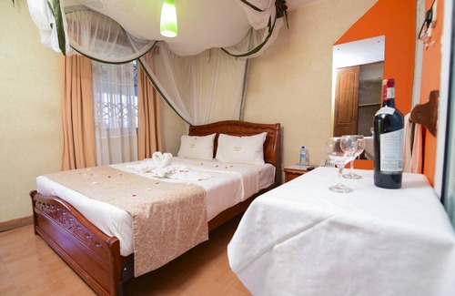 Nairobi Hotel | Stedmak Gardens And Recreation Centre