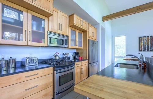 New Marlborough House | Steepletop Lodge: Nature Lover’s Paradise