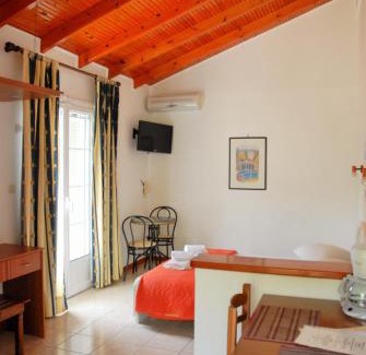 Pirgi Apartment | Stefanosplace ApartHotel Sea View