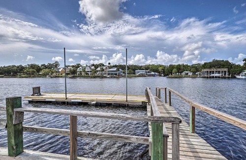 Steinhatchee House | Steinhatchee Cottage 17 with Boat Ramp Access!