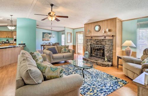 Steinhatchee House | Steinhatchee Home with Boat Parking 1 Mi to Marina