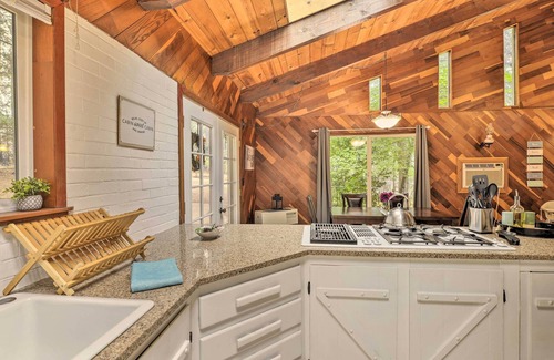 Salyer Cottage | Step-free Hawkins Bar Home Near Trinity River