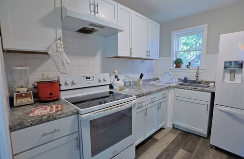 Hagerstown House | Step in the 90's in Historic Downtown Hagerstown