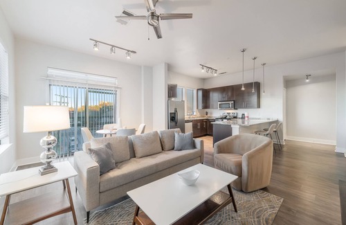 Oak Lawn Apartment | Step into luxury at 4123 Cedar Springs and let your worries slip away