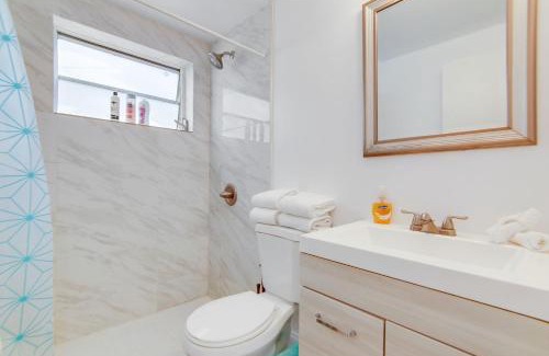 South Beach Apartment | Steps 2 Beach, Prime Ocean Dr Condo w/2 Queen Beds