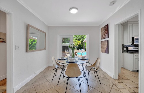 Lauderdale Beach House | Steps from Beach/Quaint Cottage/Heated Pool/Sand Key/RESlDENCES
