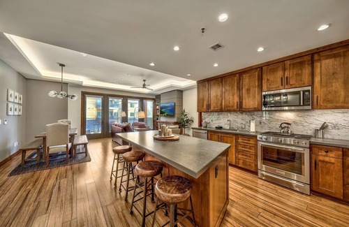 Lakeside Park Condo | Steps From Heavenly Village & Gondola-luxury 3br 3 Bedroom Condo by RedAwning