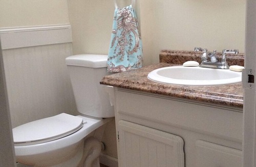 Scituate Cottage | Steps from Scituate Lighthouse, near harbor and beaches