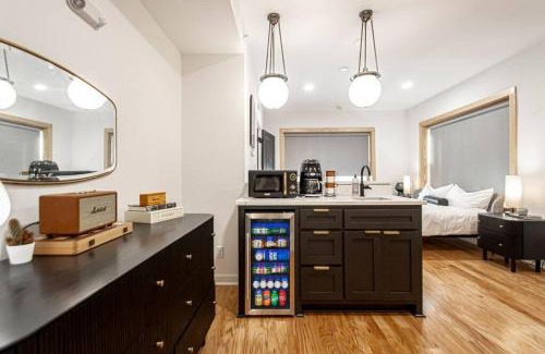 Hot Springs Apartment | Steps to Bathhouses, Historic Studio, KING BED, Room # 101