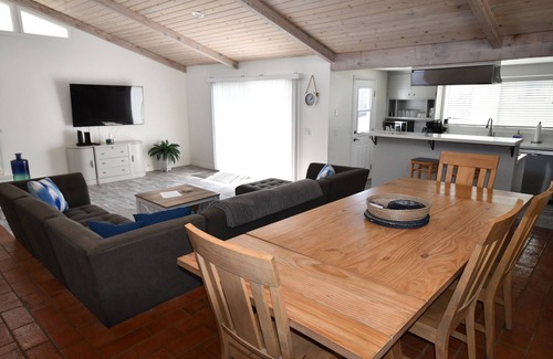 Hollywood House | Steps to Sand. Steps to Harbor. Endless Memories 4-bedroom, 3-bath retreat comfortably sleeps up to 8 guests, making it ideal for families, couples, or friends seeking a coastal getaway.