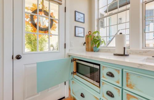 Sutter Creek House | Steps to Sutter Creek Chic Wine Country Cottage