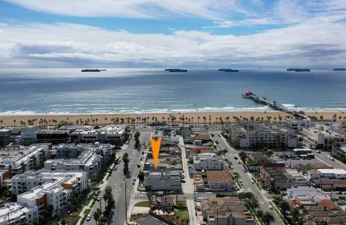 Huntington Beach Apartment | Steps To The Beach, Pacific City and Main Street - #2