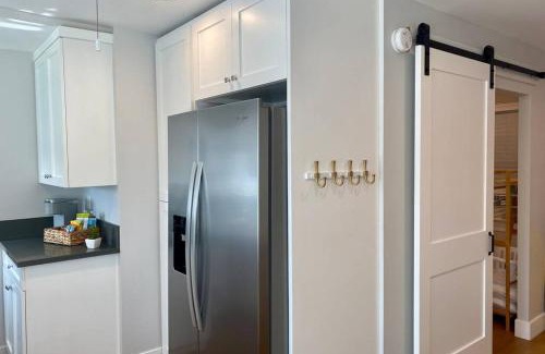 Huntington Beach Apartment | Steps To The Beach, Pacific City and Main Street - #2