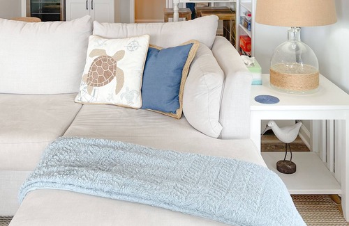 Surf City House | Steps to the Beach and Downtown Surf City + Charter Discount!