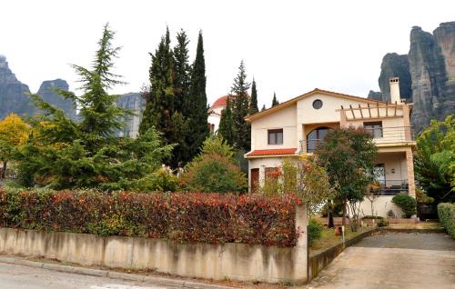 Kalambaka Villa | Stergios Garden House