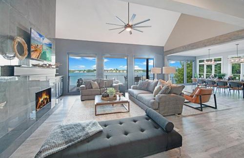 Mayhew House | Sterling on Strawpocket