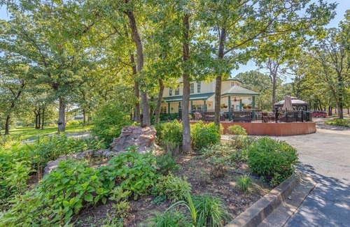 Norman Apartment | Sterling Suite at Whispering Pines Inn