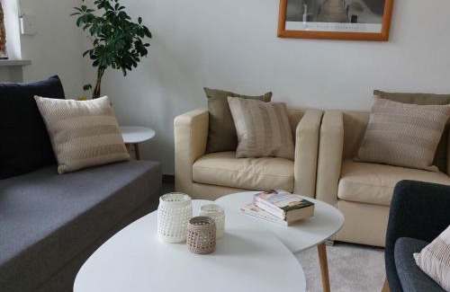 Furstenfeldbruck District Apartment | Stilvolle zwei Etagenwohnung, Parkplatz