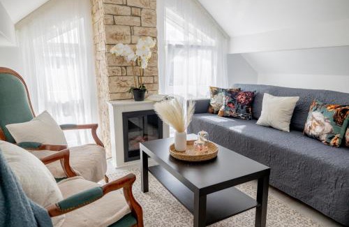 Schiffweiler Apartment | Stilvolles Design-Maisonette in Schiffweiler - 2 Etagen - Self-Check-in - 2 Parkplätze - WLAN - Balkon & Garten - ruhig gelegen - Nähe See & Wald - bis 7 Pers