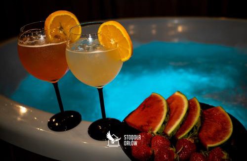 Ustrzyki Dolne Apartment | Stodoła Orłów - Domek z Jacuzzi na wyłączność