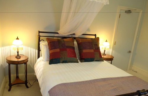 Carcoar Bed & Breakfast | Stoke House Bed and Breakfast