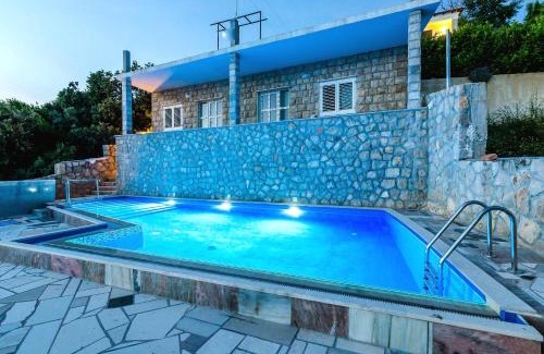 Lozica Apartment | Stone Apartments