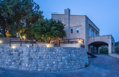 Monopari Villa | Stone Built Private villa Limeri with pool, BBQ & Shaded Patio
