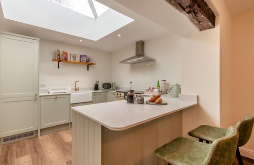 Aylsham House | Stone Cottage - Two Bedroom House, Sleeps 4
