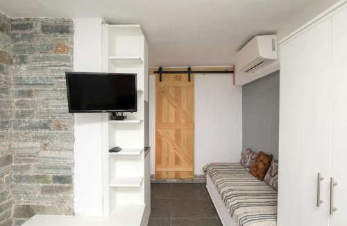Nea Styra House | Stone Cozy Studio in Nimporio