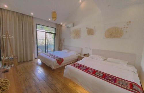 Shilin Yi Autonomous County House | Stone Forest Mijia Guest House