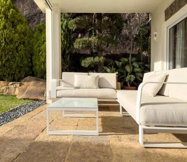 Bolonia Villa | Stone House