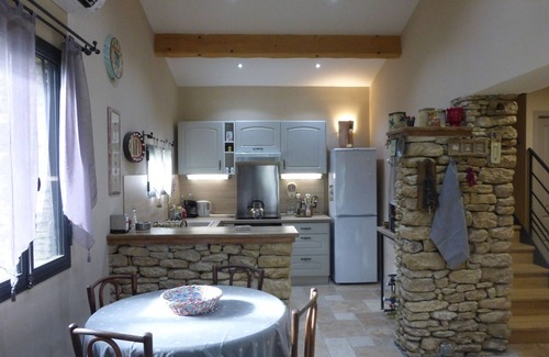 Bedarrides House | Stone House near Châteauneuf-du-Pape Vineyards