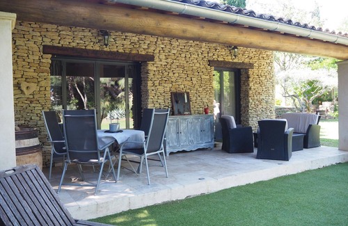 Bedarrides House | Stone House near Châteauneuf-du-Pape Vineyards