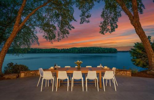 Mayhew House | Stone Point Overlook