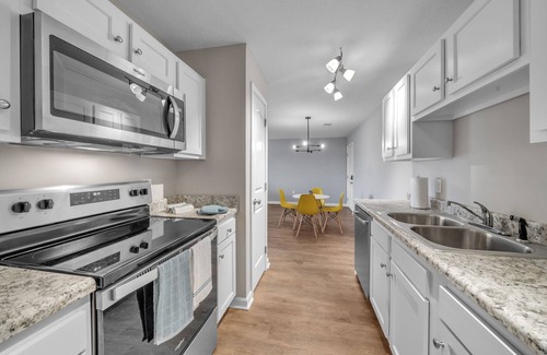 New Albany Apartment | Stonecrest 716, 2Bd Apt I Free Parking I Pool