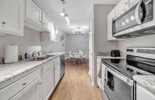 New Albany Apartment | Stonecrest 717, 2Bd Apt I Free Parking I Pool