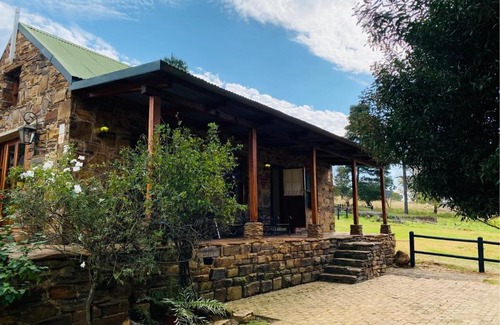 Emakhazeni Ski Chalet | Stonehaven Cottage