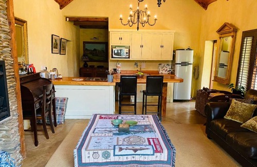Emakhazeni Ski Chalet | Stonehaven Cottage