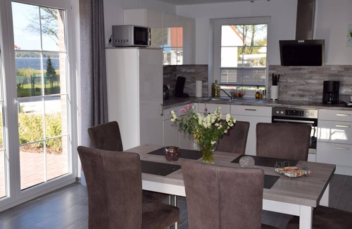 Warin House | Storchennest - Ferienhaus "storchennest" am Großen Wariner See