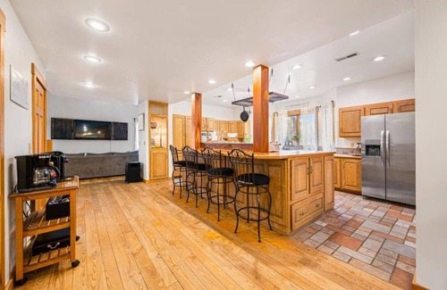 Gnaw Bone Apartment | Story Time Retreat in Brown County