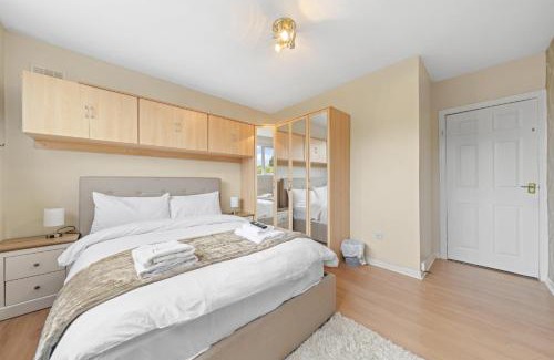 Barnton House | Strathalmond 4 Bedroom House - Edinburgh