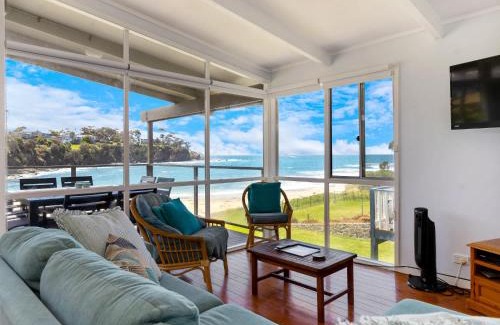 Malua Bay House | 'Strathnaver' - Waterfront Beach House
