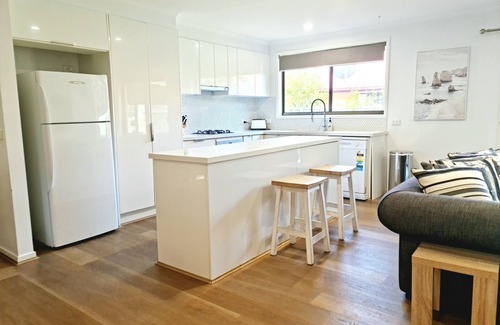 Surfside House | Stroll to beach and Mangrove walk Fisherman's paradise