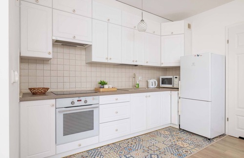 Podgorze Apartment | Strycharska 10 Cracow | Bright Apartment | 4 Guests