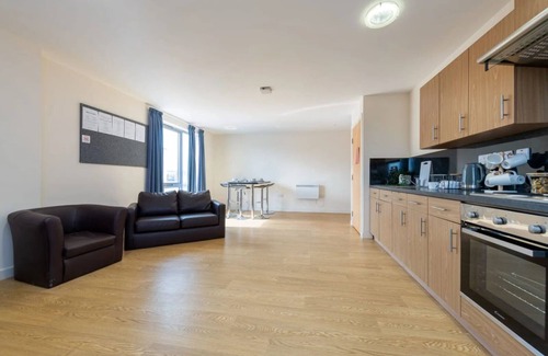 Ipswich Apartment | Student Only Athena Hall