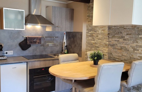 Saint-Pierre-dels-Forcats Apartment | Studio cabine face au Cambre d'aze