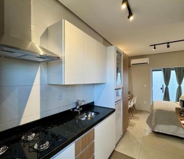 Jardim Palmeiras Apartment | Studio 201 - aconchegante com garagem privativa e varanda