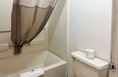 Dayton Hotel | Studio 6 Suites Dayton, Oh - Englewood