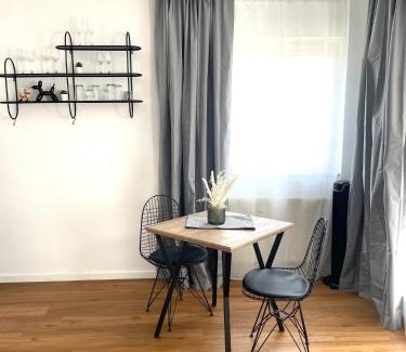 Waggershausen Apartment | Studio 76 - Apartment zentrale Lage ganze Wohnung